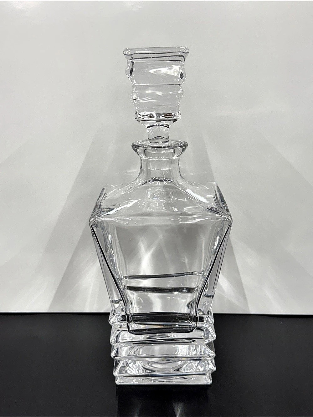 Brilliant Acropole 0.75L Glass Whiskey Decanter Geometric Stopper Barware